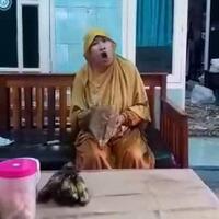 emak-emak-maki-bodoh-kekurir-karna-barang-tak-sesuai-pesanan