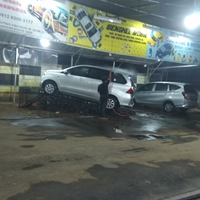 bengkel-cafe-tempat-cucian-mobil-yang-nyaman