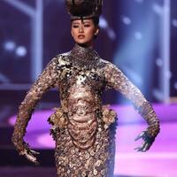 5-national-costume-peserta-miss-universe-bertema-hewan-cek-di-sini-negara-mana