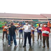 dapat-bantuan-porter-terminal-kampung-rambutan-semoga-mnc-peduli-banyak-rezeki