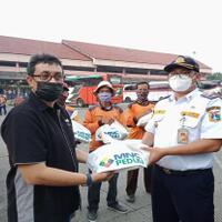 mnc-peduli-berbagi-kebahagiaan-dengan-porter-terminal-kampung-rambutan