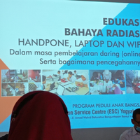 bahaya-radiasi-ponsel-laptop-dan-wifi-dan-cara-pencegahannya