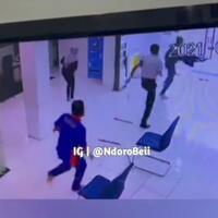 heboh-rekaman-cctv-aksi-heroik-satpam-tangkap-rampok-di-bank-mandiri-samarinda