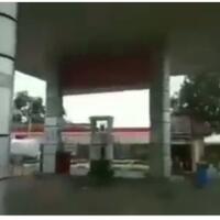 marah-karena-spbu-tutup-ditinggal-pegawai-shalat-jum-at-bapak-ini-dihujat-netizen