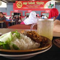 bebek-sinjay-menu-andalan-di-rumah-makan-madura-yang-sayang-untuk-dilewatkan