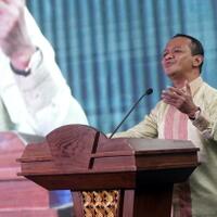 investor-mau-masuk-ke-ntt-bahlil-kasih-panggung-anak-daerah-bukan-orang-jakarta