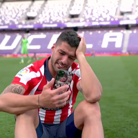 tangis-suarez-pecah-juara-la-liga-benamkan-asa-dua-raksasa