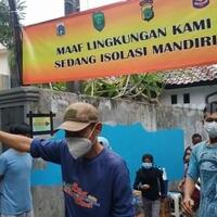 104-warga-positif-covid-melihat-dari-dekat-lockdown-mikro-di-rt-3-cipayung