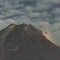 gunung-merapi-4-kali-muntahkan-awan-panas-hingga-18-km