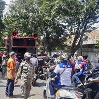 buruh-pendemo-di-depan-kantor-indomaret-jakut-bubar-usai-ditolak-warga