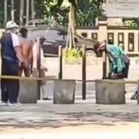 viral-odgj-telanjang-sopir-ojol-berikan-pakaian-yang-dikenakan-ini-bukti-kemanusiaan