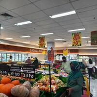 diskon-besar-besaran-jelang-penutupan-pembeli-sayangkan-giant-harus-tutup