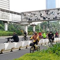 hanya-segelintir-pesepeda-melintas-di-jalur-sepeda-selebihnya-banyak-di-jalur-umum