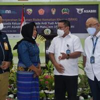 asabri-serahkan-santunan-ke-ahli-waris-prajurit-yang-gugur-diserang-otk-di-papua