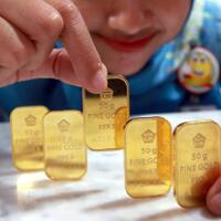dijepit-hari-libur-harga-emas-malas-bergerak-dari-level-rp965000-per-gram