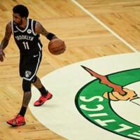 nba-play-offs-penggemar-celtics-ditangkap-setelah-melempar-botol-ke-kyrie-irving