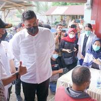 tracing-covid-19-wali-kota-bobby-nasution-tinjau-swab-antigen-warga