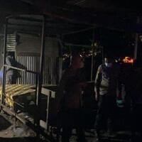 garagara-telat-layani-kasih-jatah-mingguanpedagang-ikanbakar-dikeroyok-puluhanpreman