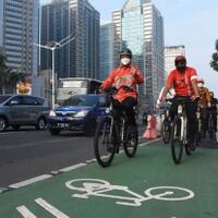 kampanyekan-bersepeda-anies-usul-tempat-parkir-khusus-hingga-insentif-pesepeda