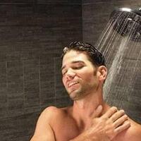 dampak-bahaya-mandi-malam-bagi-kesehatan-tubuh-manusia