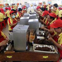 kumpulan-pabrik-rokok-revisi-pp-109-2012-memperburuk-kondisi-usaha-iht