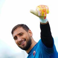 resmi-tinggalkan-milan-donnarumma-mendekat-ke-psg