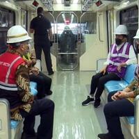 jajal-kereta-lrt-buatan-inka-jokowi-tanpa-suara-nyaman-sekali