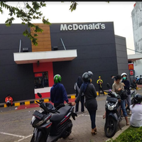 antrean-bts-meal-ciptakan-kerumunan-petugas-langsung-tertibkan