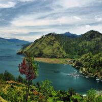 danau-lut-tawar-yang-membuat-mata-terpesona