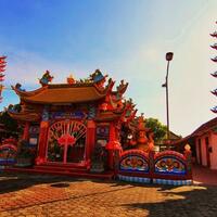 instagramable-wisata-vihara-avalokitesvara-pamekasan