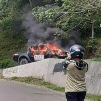 mobil-mantan-pejabat-sidimpuan-sumut-hangus-terbakar-di-tapsel