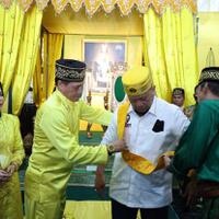 ketua-dpd-ri-dapat-gelar-kehormatan-datuk-dari-kesultanan-pontianak