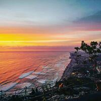 spot-sunset-terbaik-jogja-shoka-bukit-senja