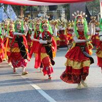 tari-muang-sangkal--tari-yang-hanya-dilakukan-si-perawan