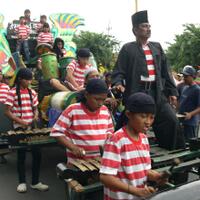 tong-tong-alat-musik-madura-yang-digunakan-sebagai-tanda
