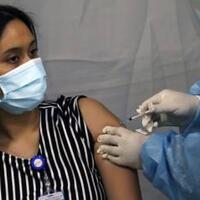 ojk-dorong-percepatan-vaksinasi-di-industri-jasa-keuangan