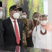 pasien-covid-19-terus-bertambah-ridwan-kamil-siapkan-3000-bed-tambahan