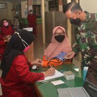 1200-orang-ikuti-vaksinasi-covid-19-di-rumah-sakit-kodam-jaya-setiap-hari