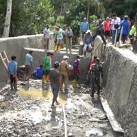 bangun-embung-prajurit-tni-atasi-kekeringan-di-pelosok-kolaka-timur