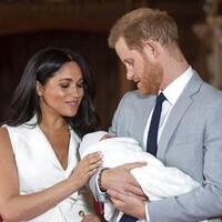 pangeran-charles-dipastikan-tidak-akan-membiarkan-putra-harry-dan-meghan-jadipangeran