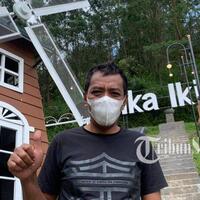 sosok-pemilik-warung-yang-viral-di-tiktok-gara-gara-cantumkan-harga-nasi-rp-5-juta