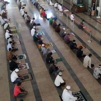 masuk-zona-merah-salat-jumat-di-jakarta-ditiadakan