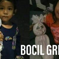 viral-anak-kecil-suka-boneka-pocong-dulu-ibunya-ngidam-apa-coba--ckck