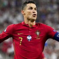 cristiano-ronaldo-punya-pengikut-instagram-terbanyak-di-dunia-harga-endorse-selangit