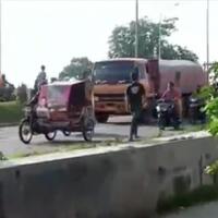medan-mencekam-tawuran-antar-remaja-pecah-di-jembatan