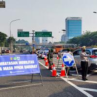 tol-jakarta-macet-parah-ditlantas-polda-metro-bukti-banyak-yang-masih-membandel
