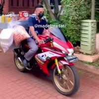 viral-jual-bubur-naik-motor-sport-ini-bukti-tukang-bubur-bisa-sukses-wajib-ditiru
