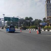 ppkm-darurat-bikin-lengang-arus-lalu-lintas-ke-puncak-bogor