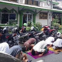 ada-masjid-di-dki-gelar-salat-jumat-mui-tak-ada-jaminan-semua-jemaah-sehat