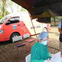 tinjau-mobil-vaksin-keliling-anies-dapat-layani-warga-berdomisili-dki